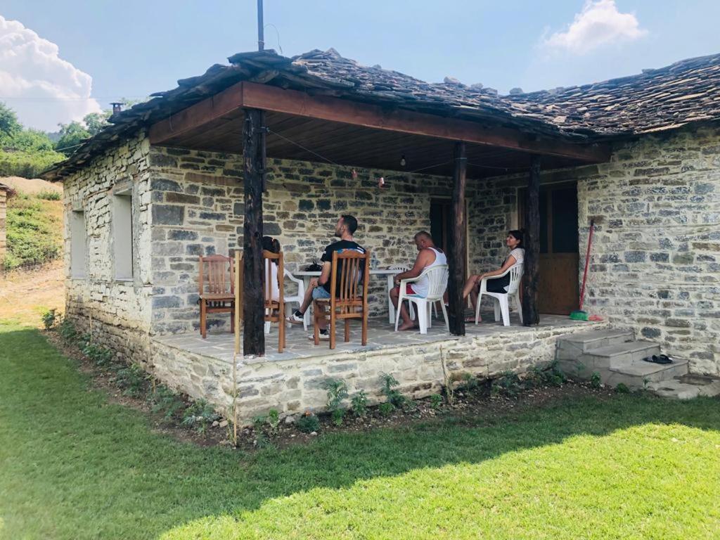 Guest House Qafe Dardha - Tomorr National Park Qafe Dardhe Kültér fotó