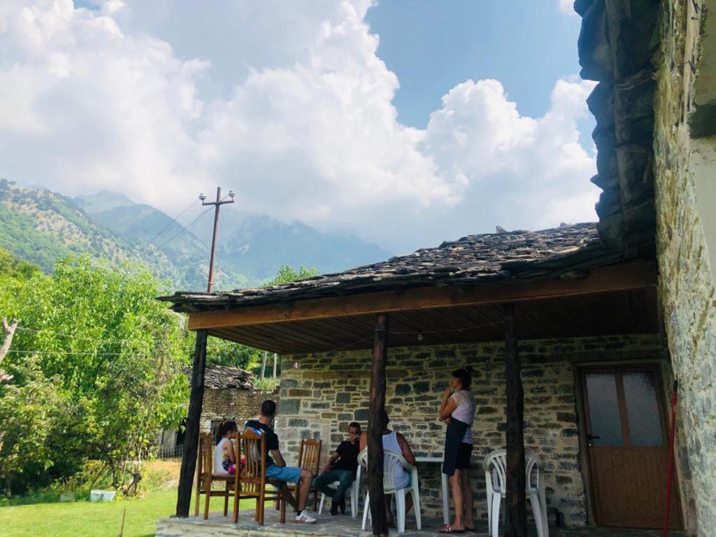 Guest House Qafe Dardha - Tomorr National Park Qafe Dardhe Kültér fotó