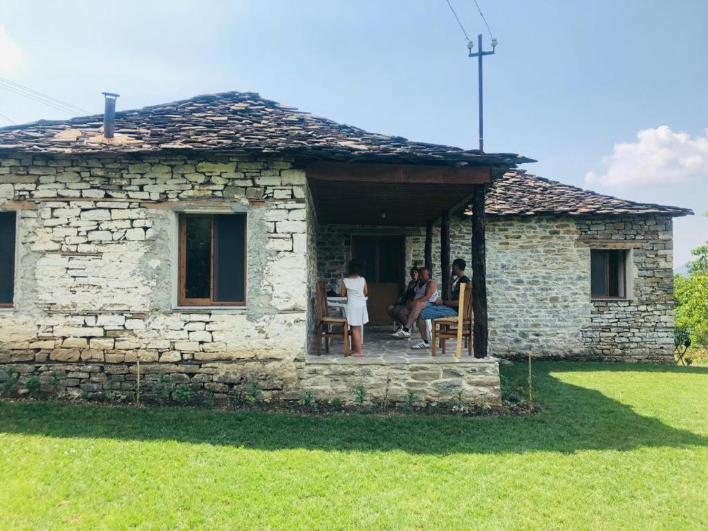 Guest House Qafe Dardha - Tomorr National Park Qafe Dardhe Kültér fotó